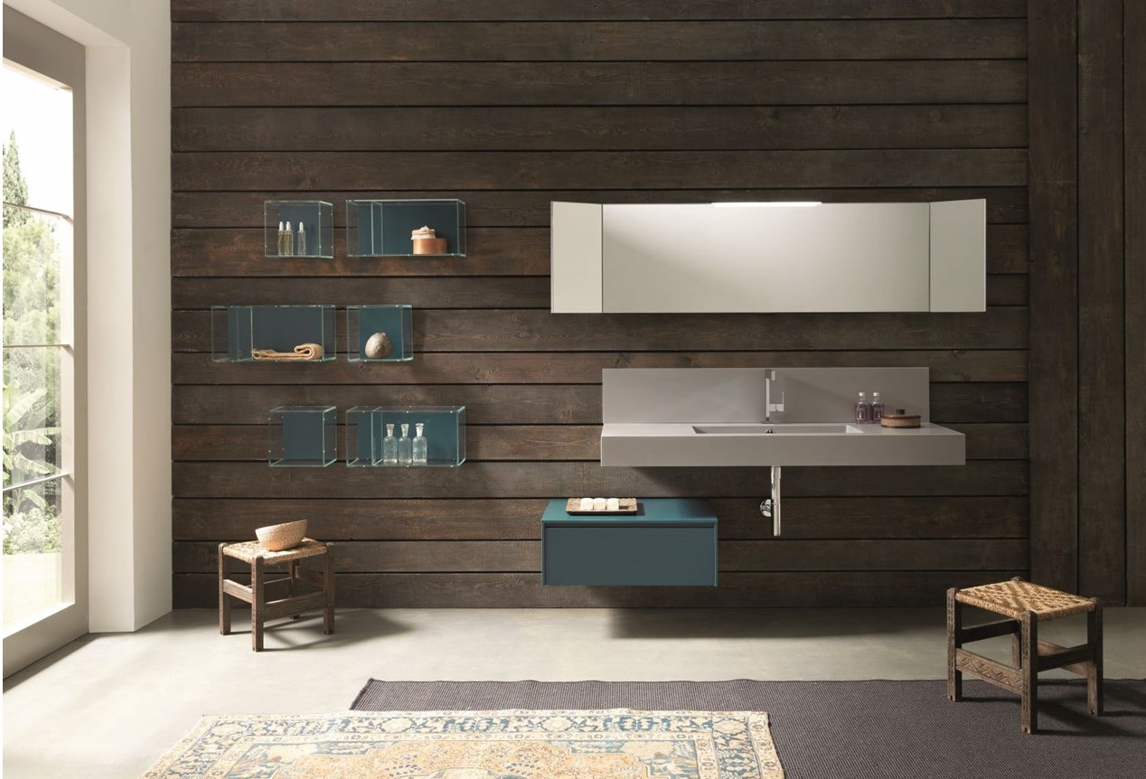 arredo bagno con vetro e laccato