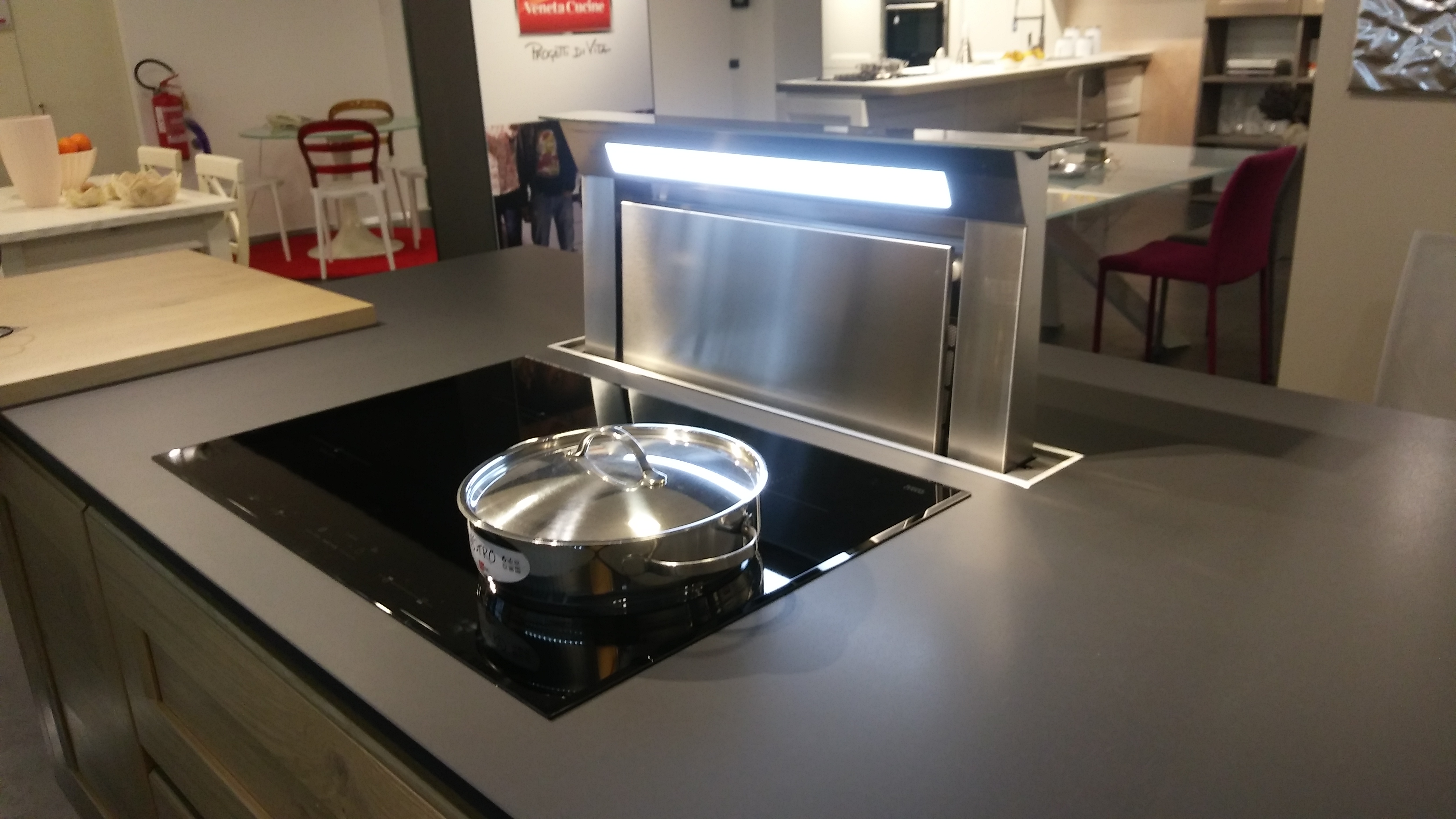 Veneta cucine e Domus arredi presentano: attrezzatura per cucina 