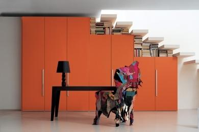 sotto scala o soffitti inclinati da arredare... con armadi, librerie, e fantasia! recuperare spazi